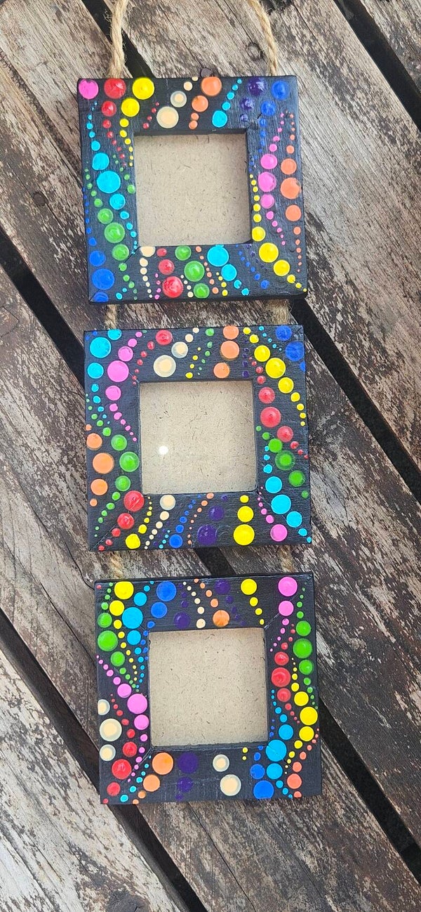 Fotokader met dotpainting