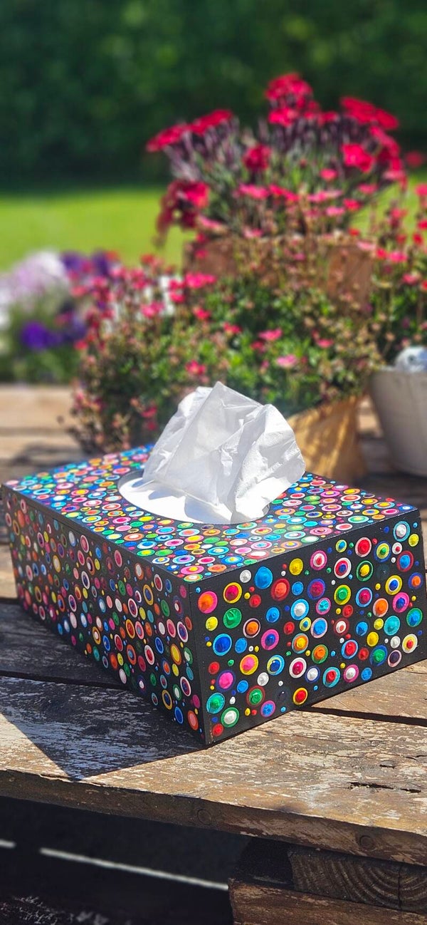 Kleenexdoos met Dotpainting