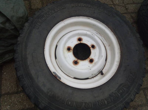 1x Landrover Series I II III, Defender 16" compleet wiel