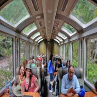 trainpeoplecusco.jpg