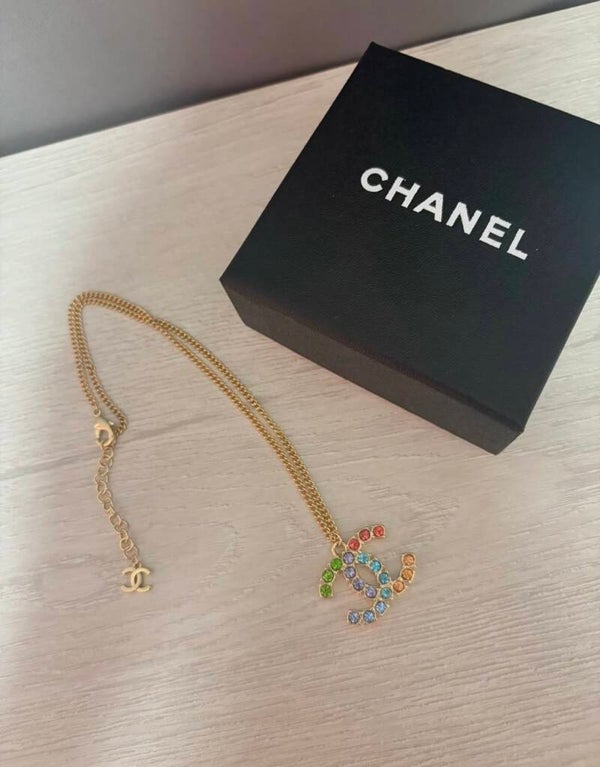 Colgante Chanel colores