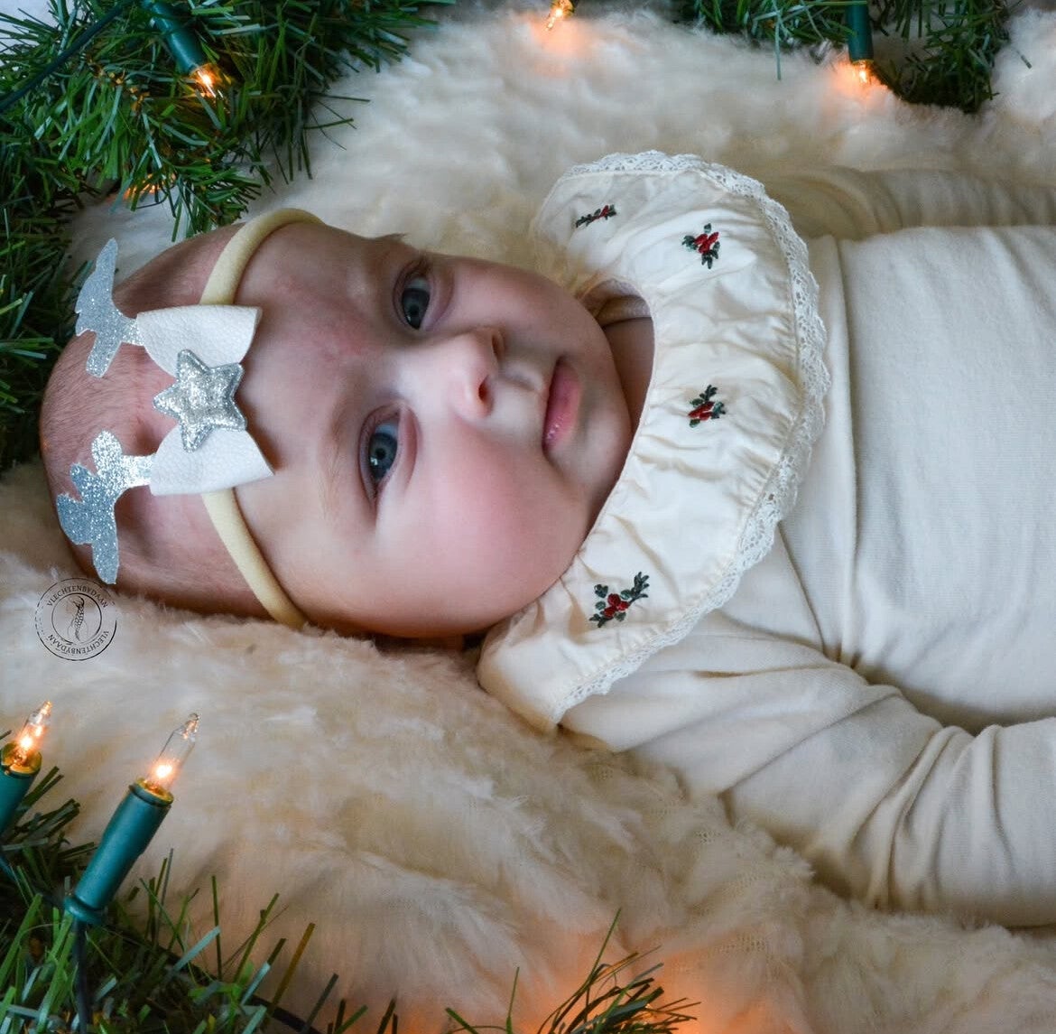 Vlechten, haaraccessoires, kinderfeestjes Westland, hair feather, glitter tattoo, kinder zonnebril, haarstyle, todlerhairstyle, feestkapsel, braids, vlechten, kids haarstyle, glitterhair, haarbandjes, babyclipjes, haarglitters, glittergel, elastiekjes, kl