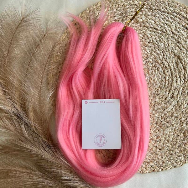 Nep haar donker roze