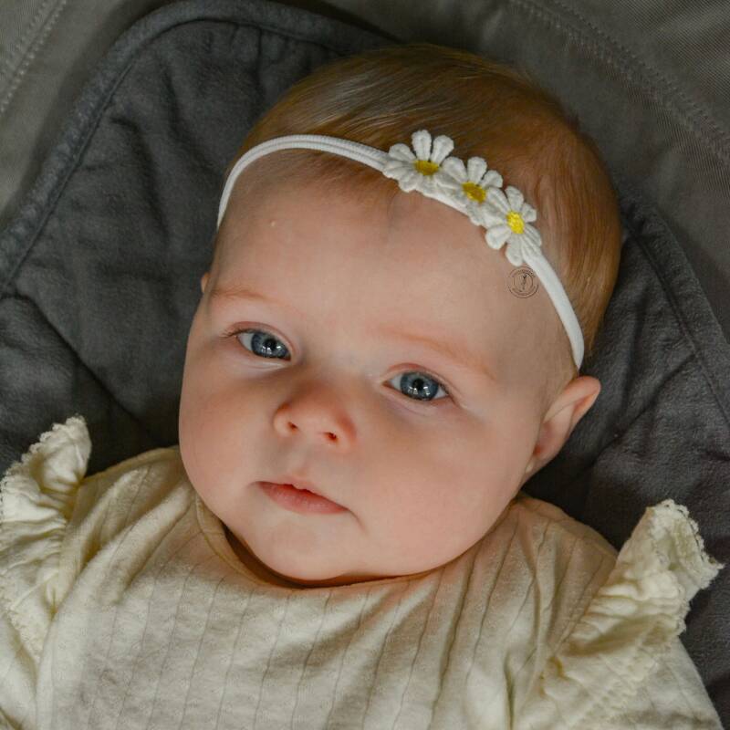 Vlechten, haaraccessoires, kinderfeestjes Westland, hair feather, glitter tattoo, kinder zonnebril, haarstyle, todlerhairstyle, feestkapsel, braids, vlechten, kids haarstyle, glitterhair, haarbandjes, babyclipjes, haarglitters, glittergel, elastiekjes, kl