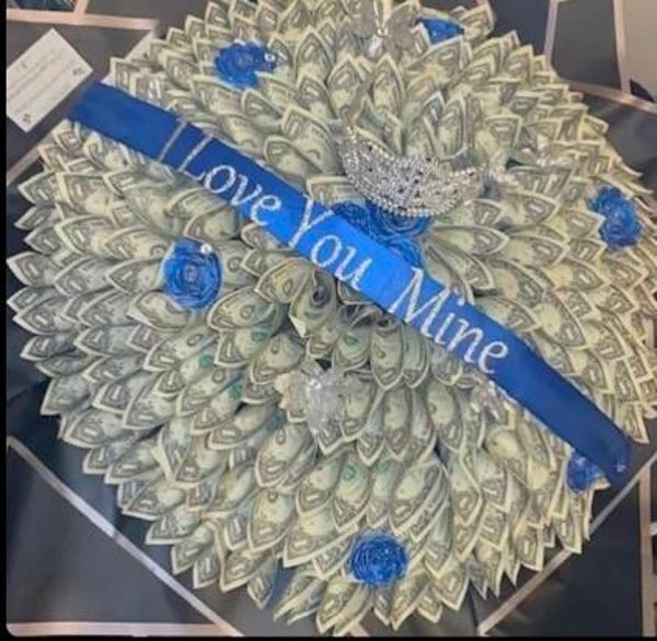 Blue money bouquet