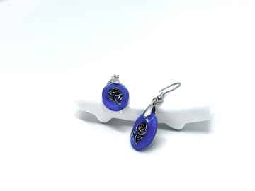 Boucles d'oreilles bleues royal rondes