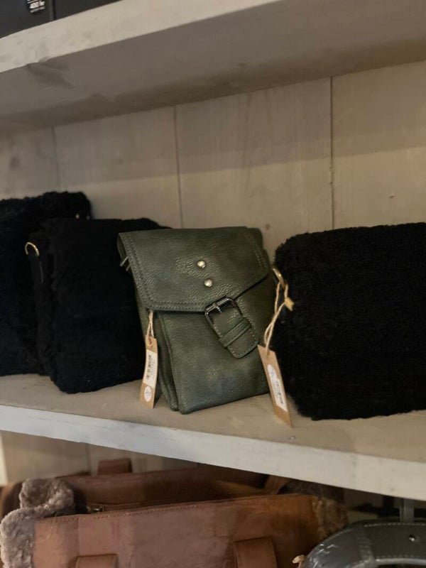 Black schoudertasje Steinbach