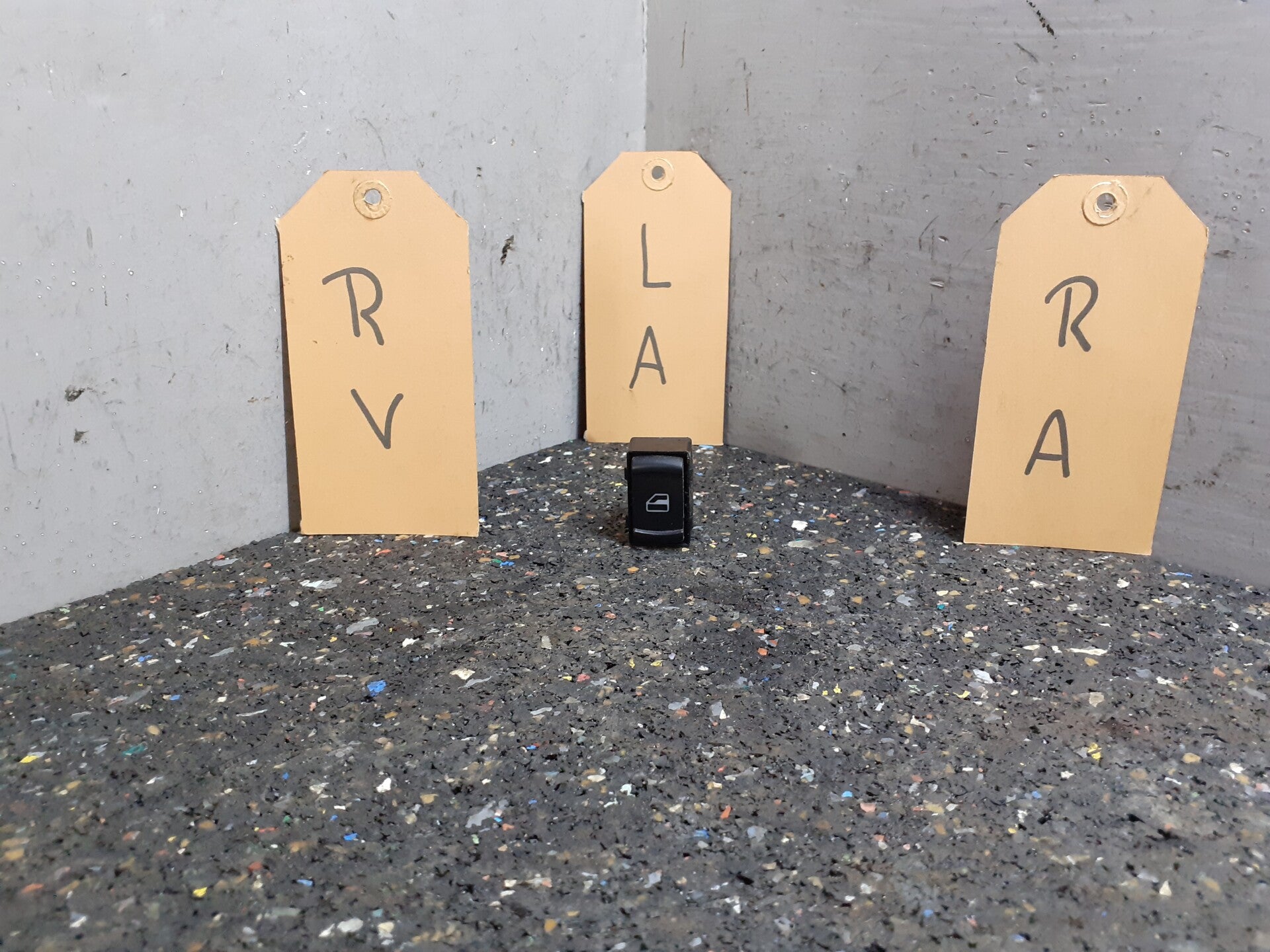 Raamschakelaar Rechts Voor 1996 tm 2000 Volkswagen Passat B5