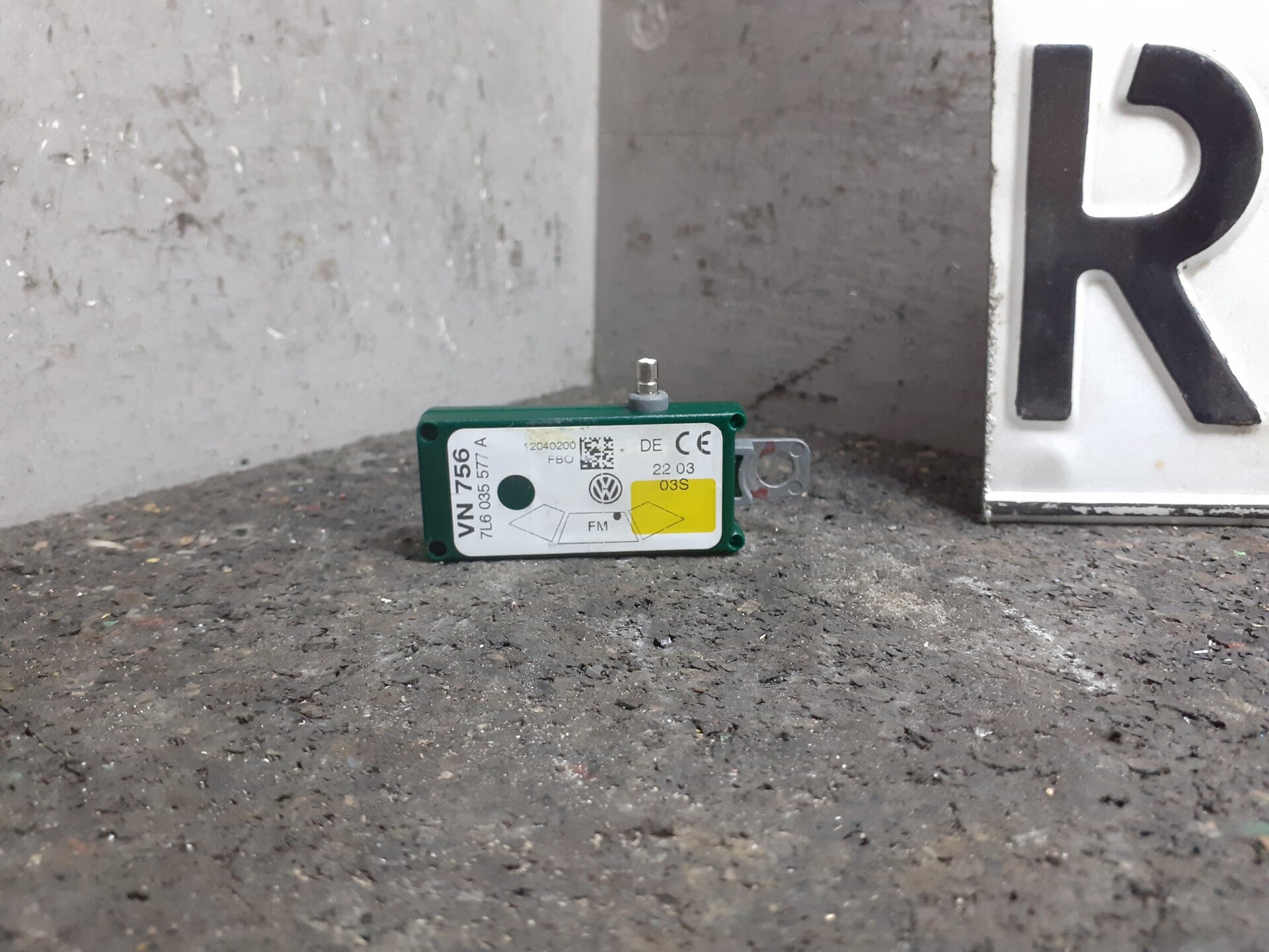 Volkswagen Touareg Antenne Versterker Rechts 7L6035577A