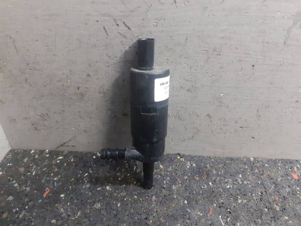 Volkswagen Touareg I Koplampsproeierpomp 3B0955681