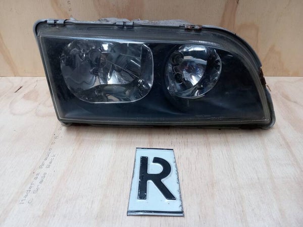 Volvo V40 I Koplamp Rechts Hella Black Chrome 30899679