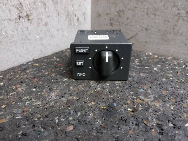 Volvo V40 I Schakelaar Boordcomputer 30857598
