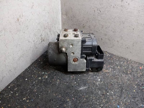Volvo V40 I 1.8 16v ABS-Pomp Bosch 30857585