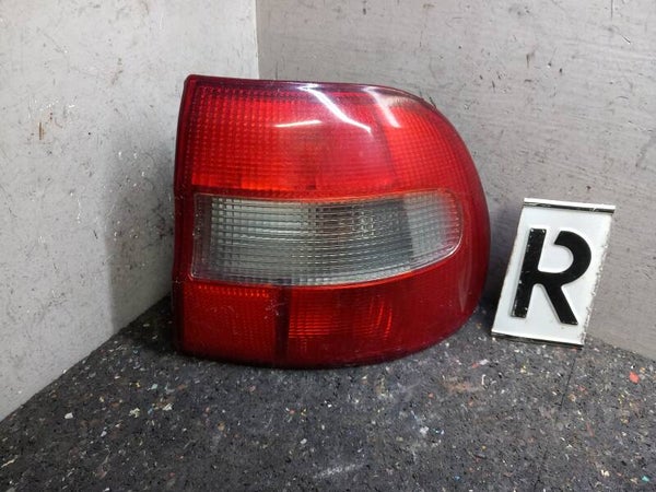 Volvo V40 I Achterlicht Rechts 30801925