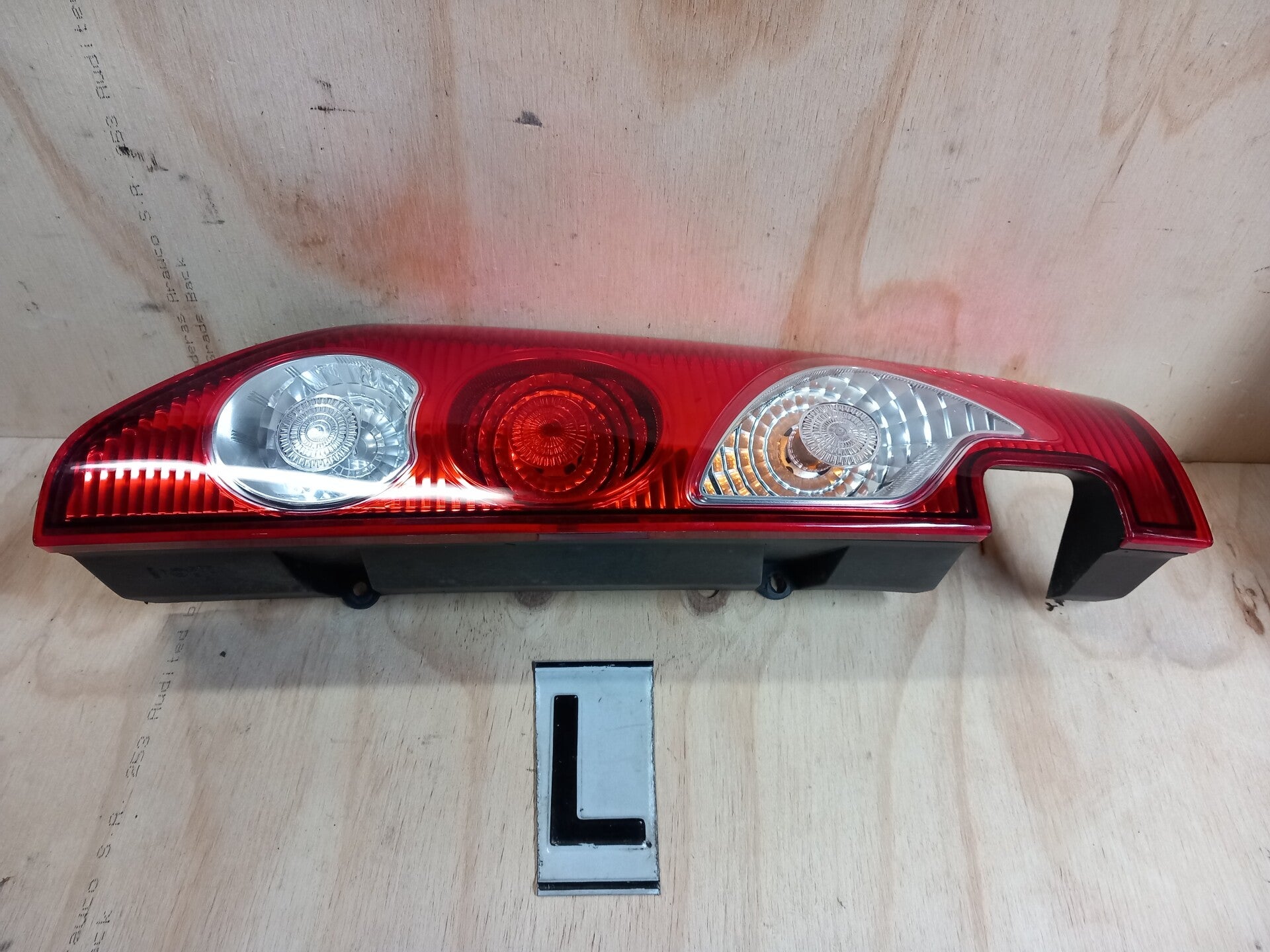 Renault Kangoo II Achterlicht Links 8200419941