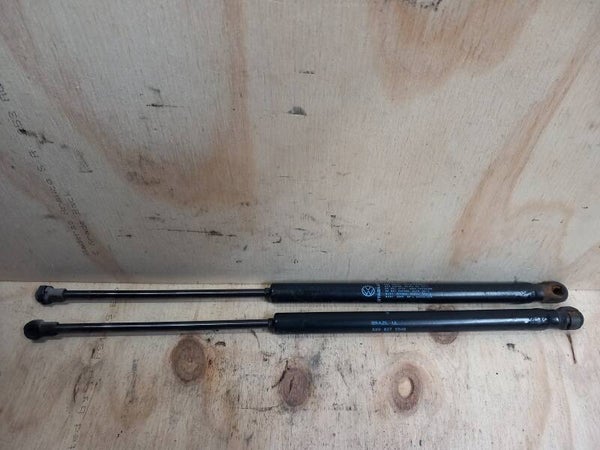 Volkswagen Fox Gasveer Achterklep 5Z6827550B