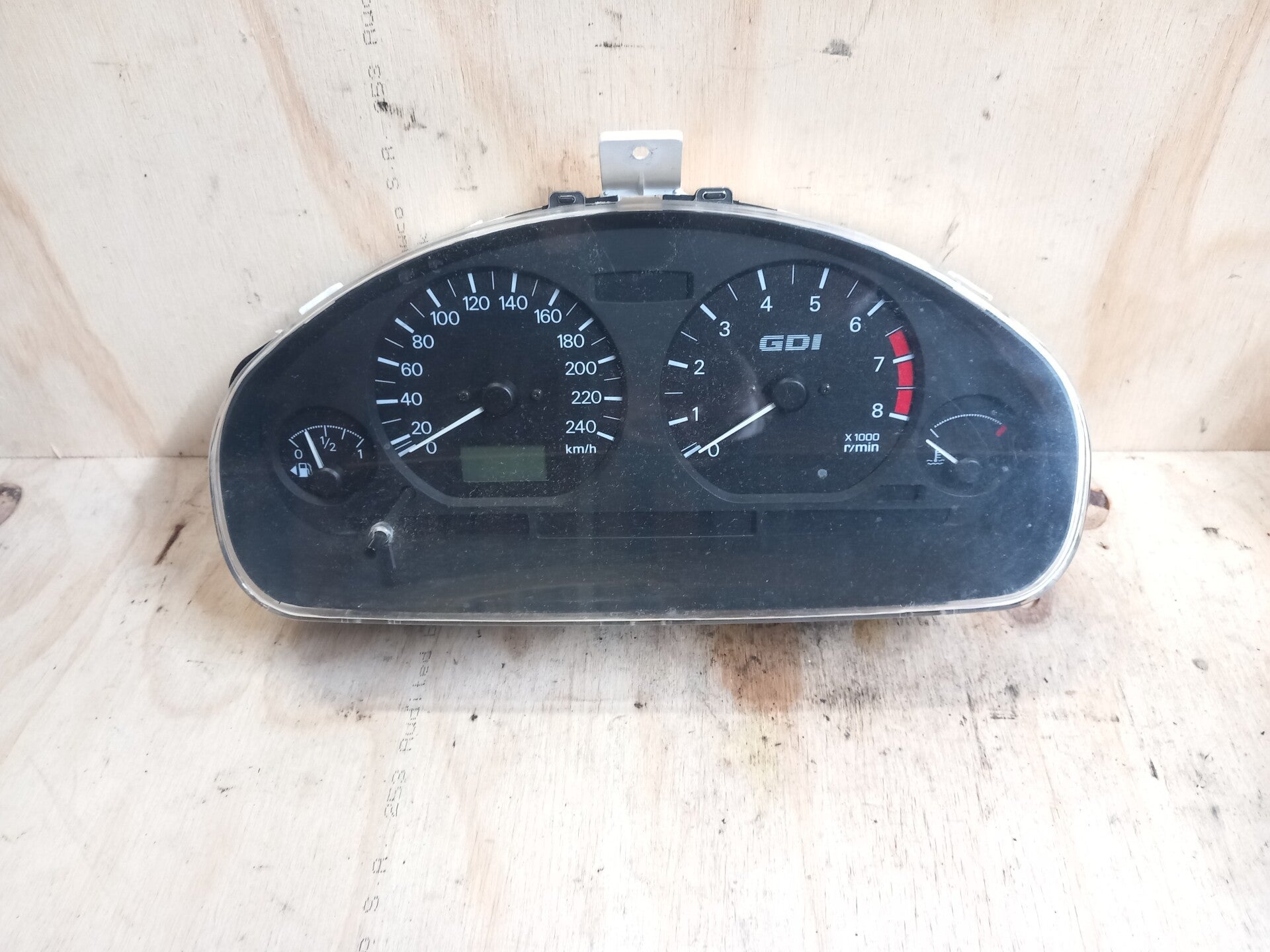 Mitsubishi Carisma 1.8 GDI Tellerklok MR381347