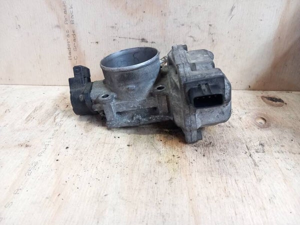 Mitsubishi Carisma 1.8 GDI Gasklephuis MD350416