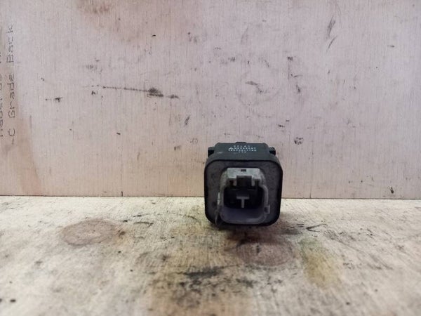 Mitsubishi Carisma 1.8 GDI Brandstof Relais MD360007