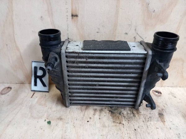 Audi A4 Avant B7 2.0 TFSI Intercooler Rechts 8E0145806Q