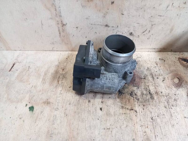 Audi A4 Avant B7 2.0 TFSI Gasklephuis 06F133062G