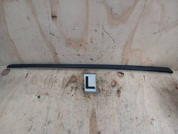 Audi A4 Avant B7 Sierlijs Voorraam Links 8E0853327E