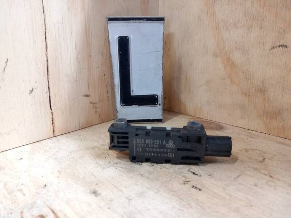 Audi A4 Avant B7 Crashsensor Links 8E0959643B