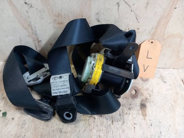 Toyota Yaris I 5-Drs Gordel Links Voor 73220-0D052