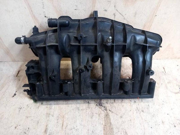 Audi A4 Avant B7 2.0 TFSI Inlaatspruitstuk BWE 06F133185