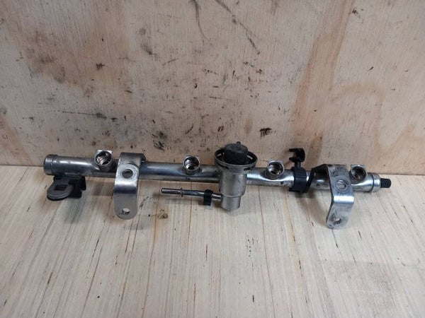 Mini Cooper 1.6 Injector Rail 04777859AB 2001 t/m 2006