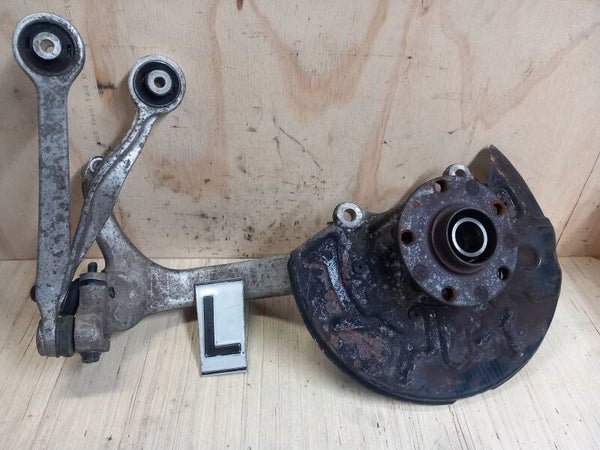 Audi A4 Avant B7 2.0 TFSI Fusee Links Voor 8E0407241J