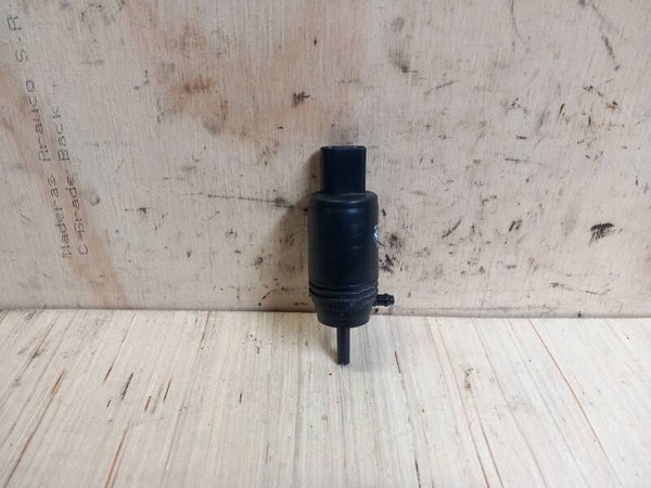 BMW 3-serie E90 / E91 Ruitensproeierpomp 67.12-7199567 05-12