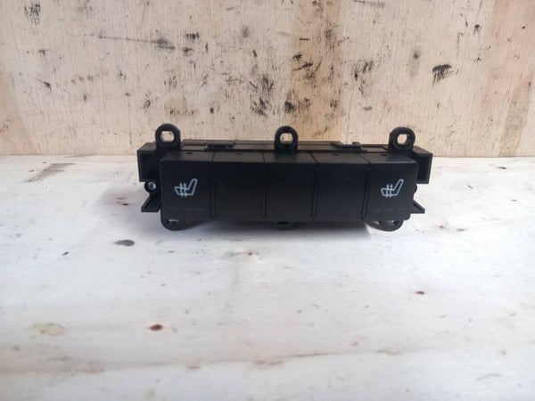 Mercedes A-klasse W169 Schakelaar Stoelverwarming 1698208510