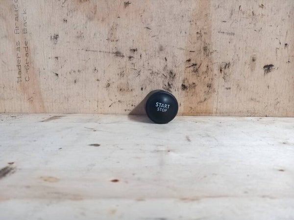 Renault Megane III Start / Stop Schakelaar 927937