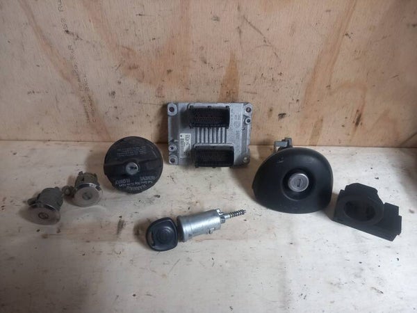 Opel Agila A 1.0-12V Sleutelset + ECU 24420559