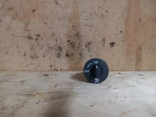 Renault Clio III Airbagschakelaar 8200168589