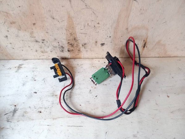 Renault Clio III Kachelweerstand +- Airco 030962L