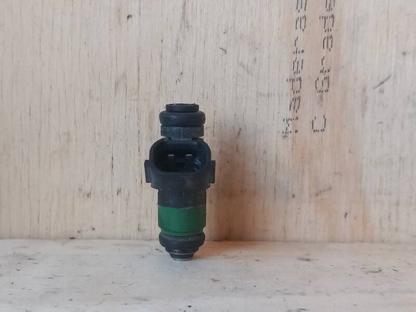 Volkswagen Polo 9N 1.2-12V Injector 03E906031