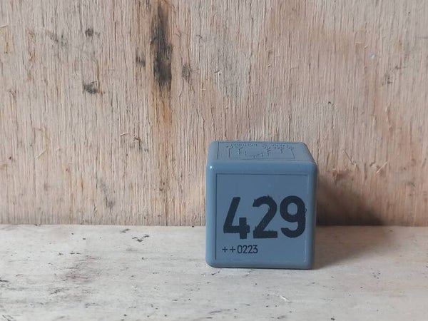 Volkswagen Polo 9N Relais 429 1J0906381