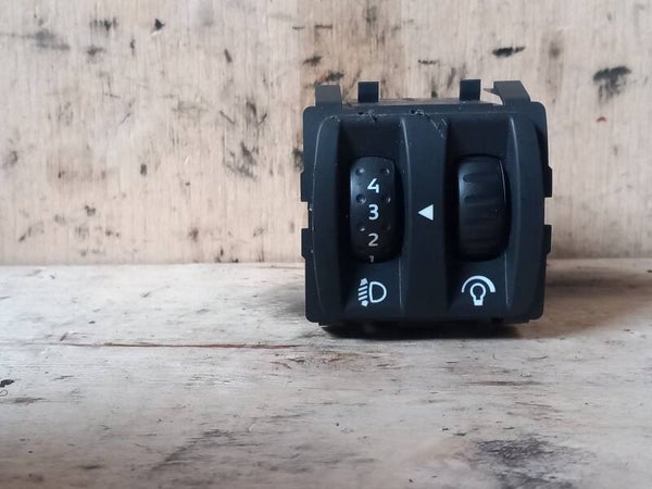 Renault Twingo II Koplamp Schakelaar 8200095495C