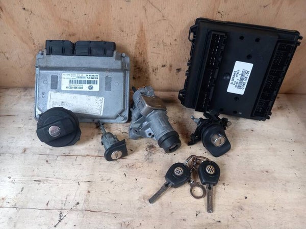 Volkswagen Fox 1.2 12v Sleutelset + ECU 03D906033H