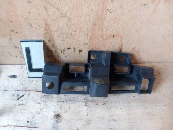 Renault Scenic III Bumpersteun Links Voor 622210006R