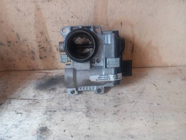 Renault Clio II 1.2-16V Gasklephuis H8200067219