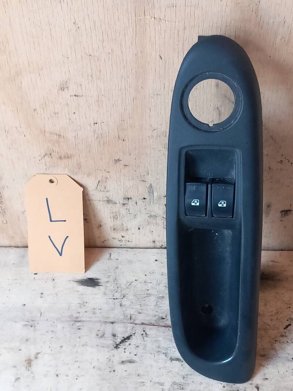 Renault Clio II Raamschakelaar Links Voor 8200084008