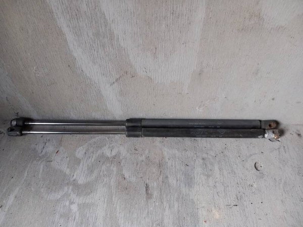 Nissan Micra III Gasveer Kofferklep Set 90450AX610