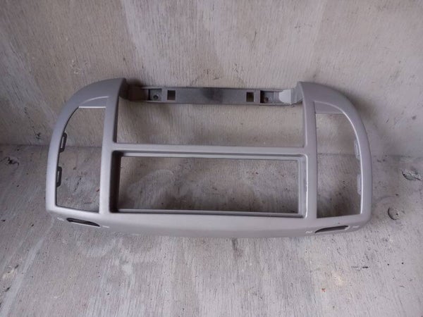 Nissan Micra III Radio Frame 68260AX600