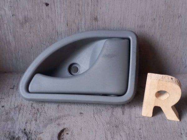Renault Twingo I Portier Opener Rechts 8200247803