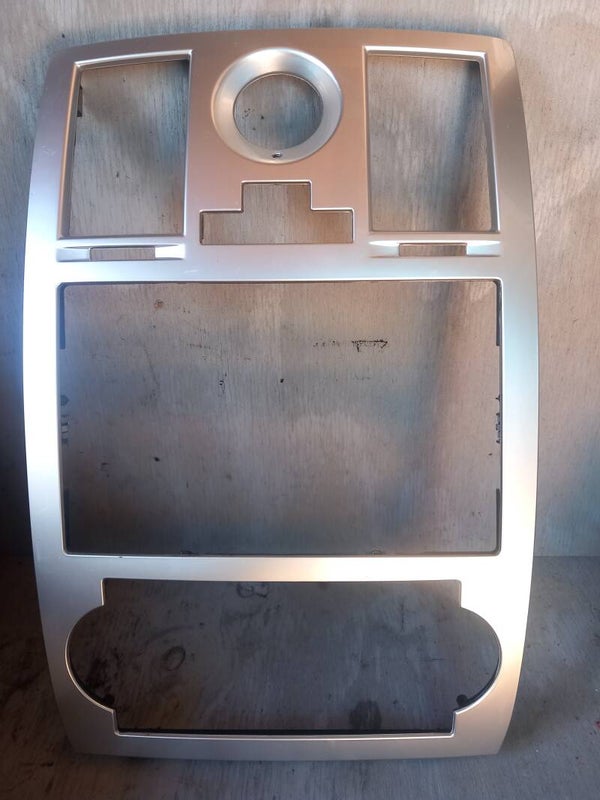 Chrysler 300C Frontpaneel Dashboard Midden 0YL43TRMAA