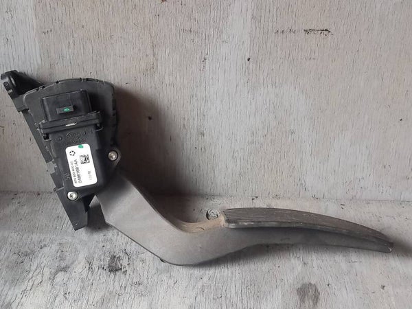 Chrysler 300C Touring 3.0 V6 Gaspedaal 04861681AA