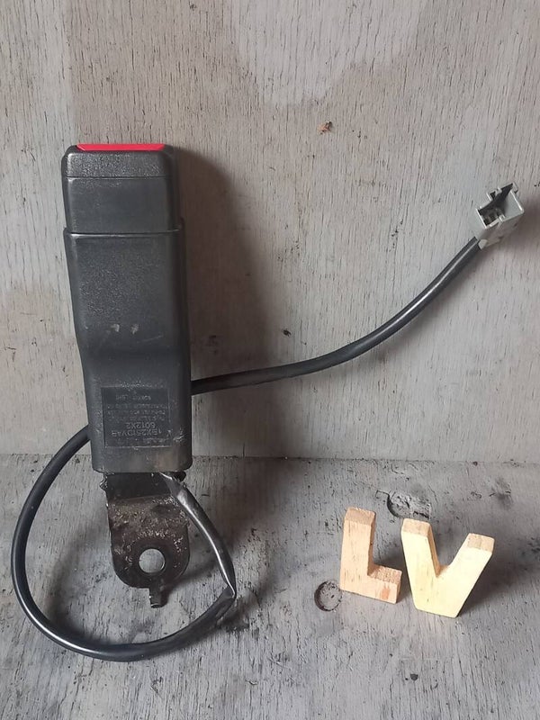 Chrysler 300C Gordelinsteek Links Voor 1BX251DVAB